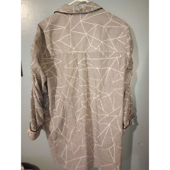 Alberto Makali stripped button down with outside stitching - Picture 5 of 12